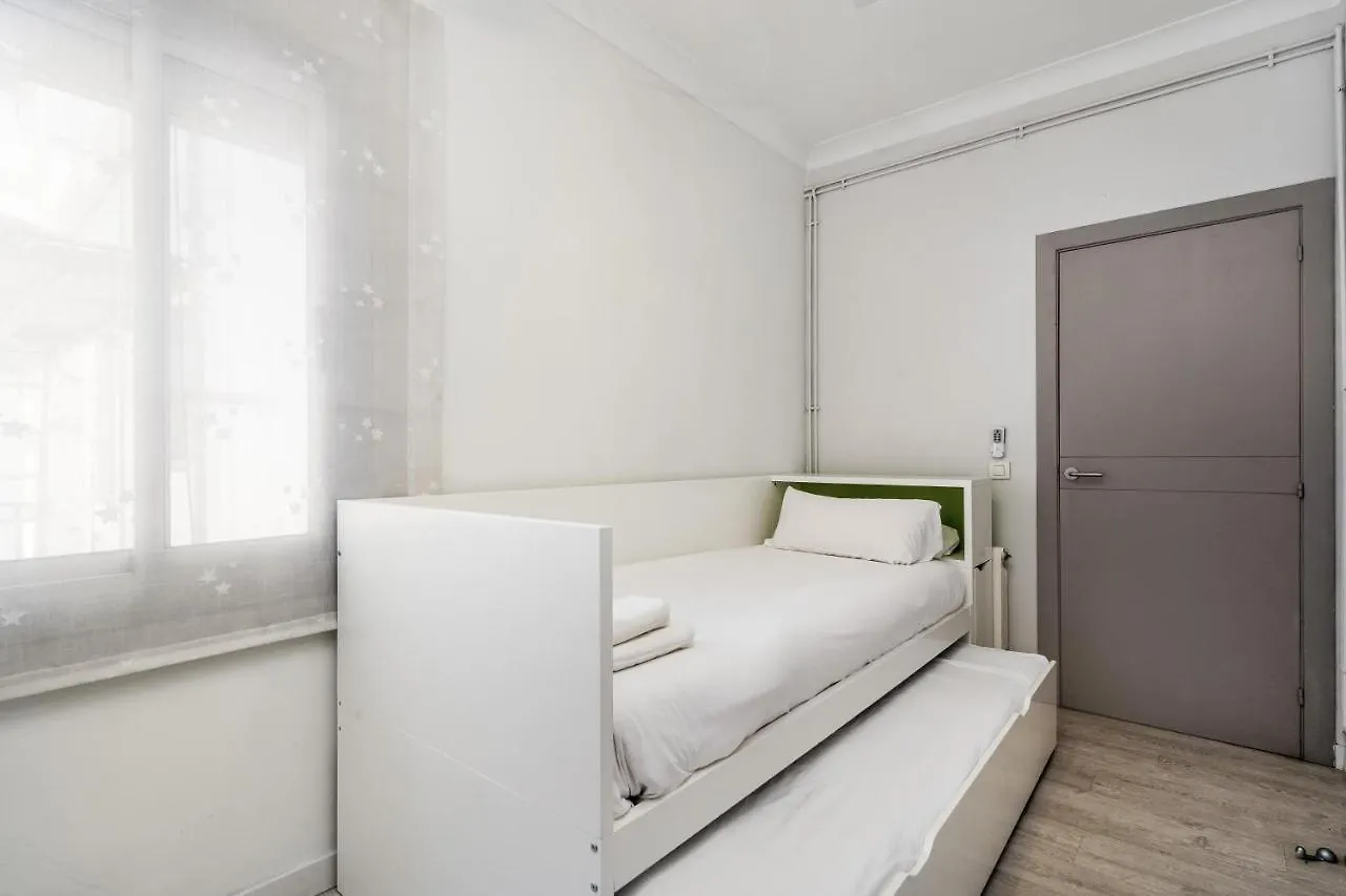 Stunning 2-Bedroom Apartment With Two Terraces Barcelona