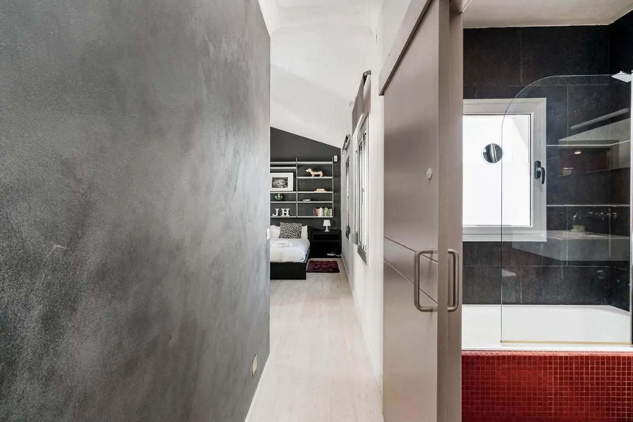 Stunning 2-Bedroom Apartment With Two Terraces Barcelona