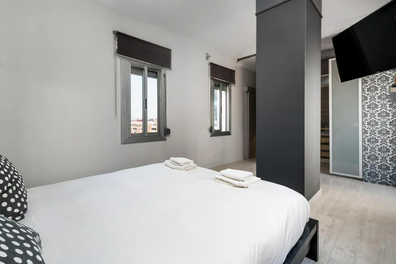 Stunning 2-Bedroom Apartment With Two Terraces Barcelona